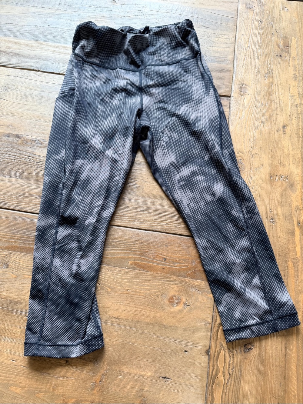 Athleta Gray and pixel tie dye Print Capri Leggings